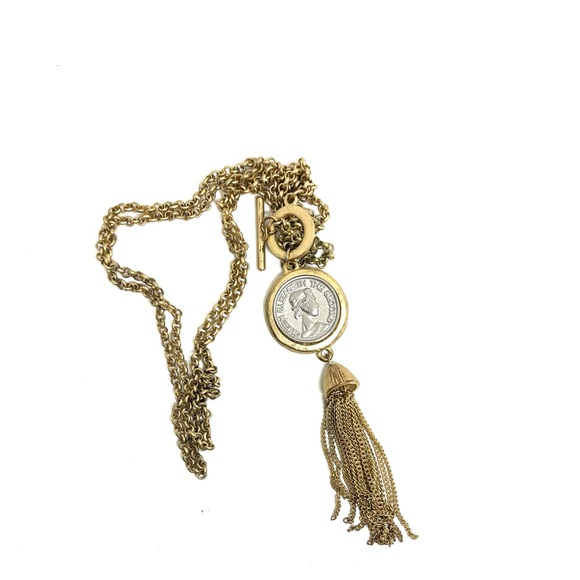 Vintage Queen Elizabeth II coin Necklace - Picture 3 of 3